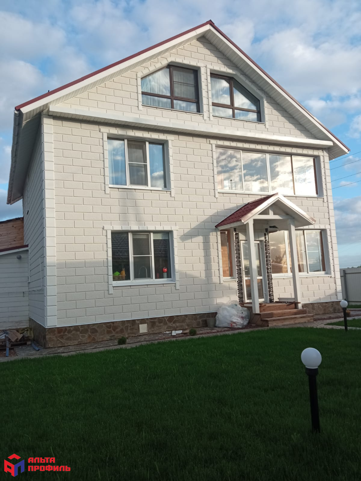 Отделочный элемент № 2 (белоснежный), 0,25 х 0,25 м.