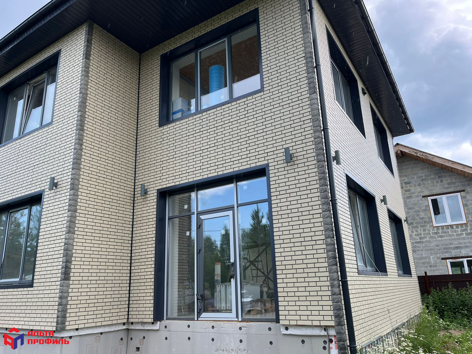 НАРУЖНЫЙ УГОЛ ФАГОТ, ЦВЕТ ЧЕХОВСКИЙ