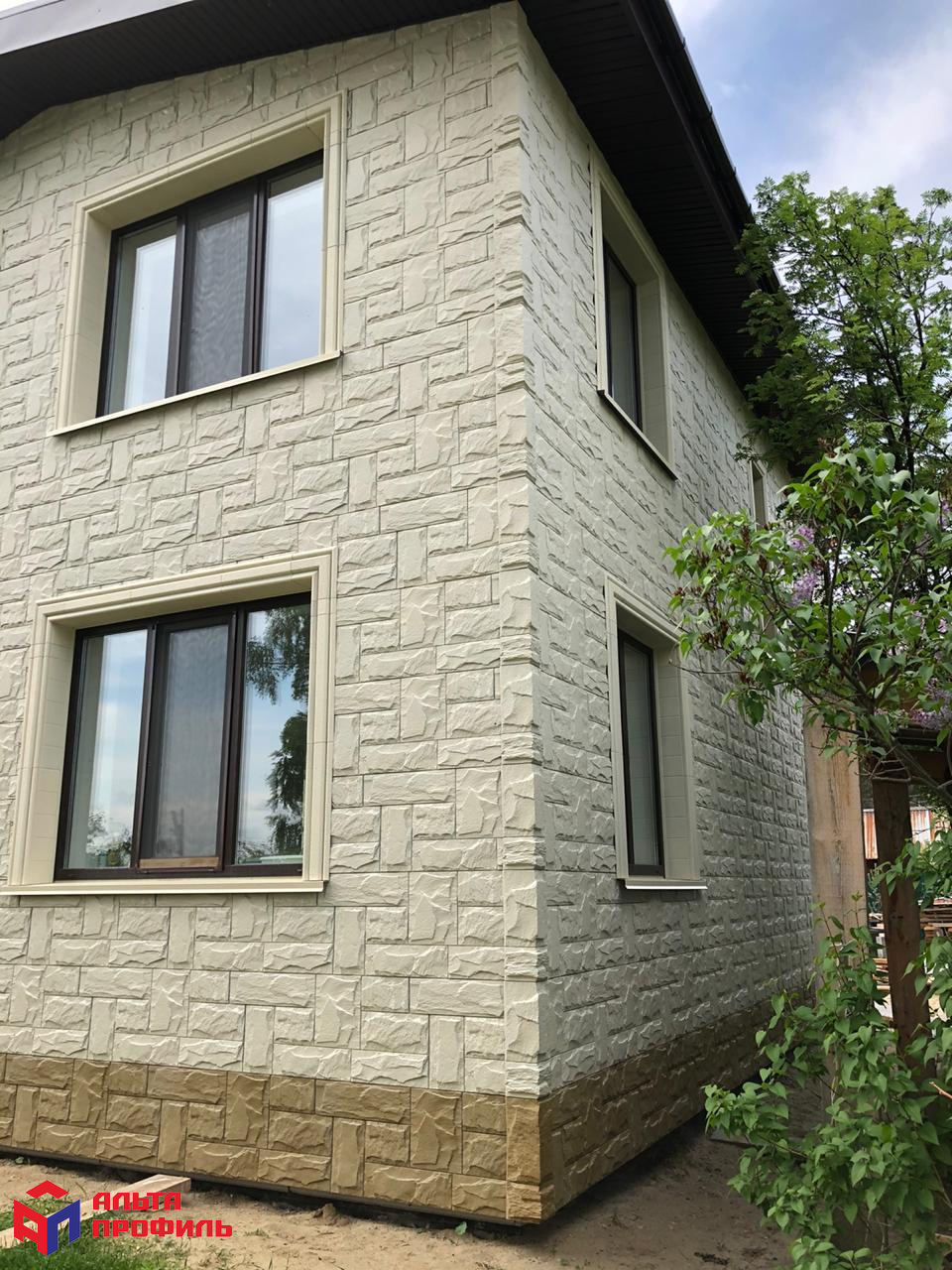 НАРУЖНЫЙ УГОЛ ГРАНИТ, ЦВЕТ САЯНСКИЙ