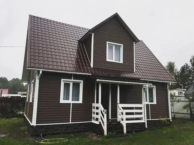 Фасад, облицованный акриловым сайдингом
