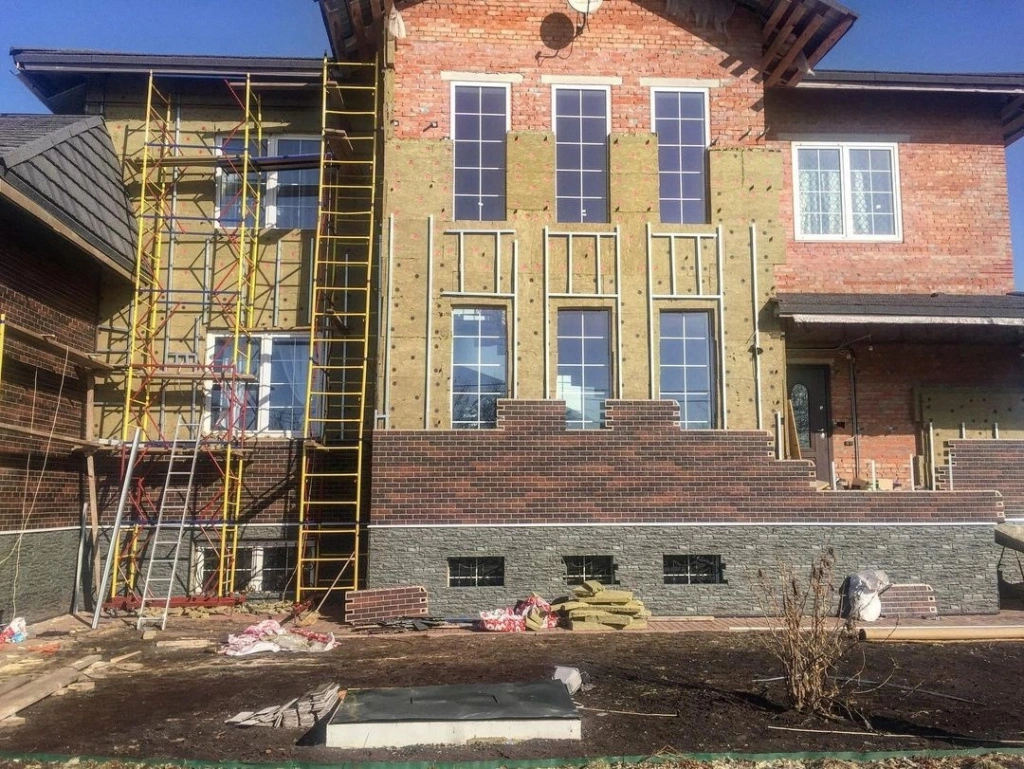 Как и чем утеплить фасад дома