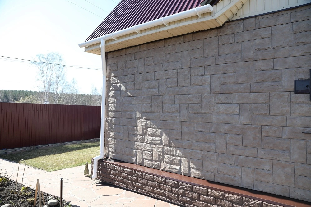 Выступающий цоколь