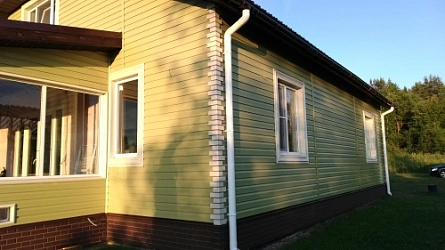 Натуральный блок-хаус или сайдинг под блок-хаус?